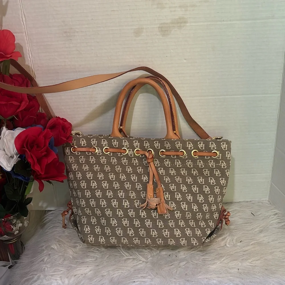 DOONEY & BOURKE Signature Bag